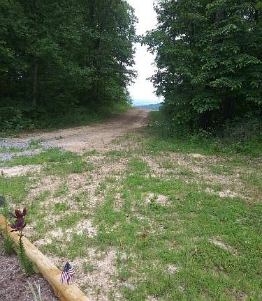 5th image of 670 Bear Knob Ln