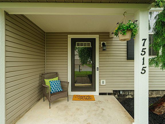 4th image of 7515 Hazeltine Ct