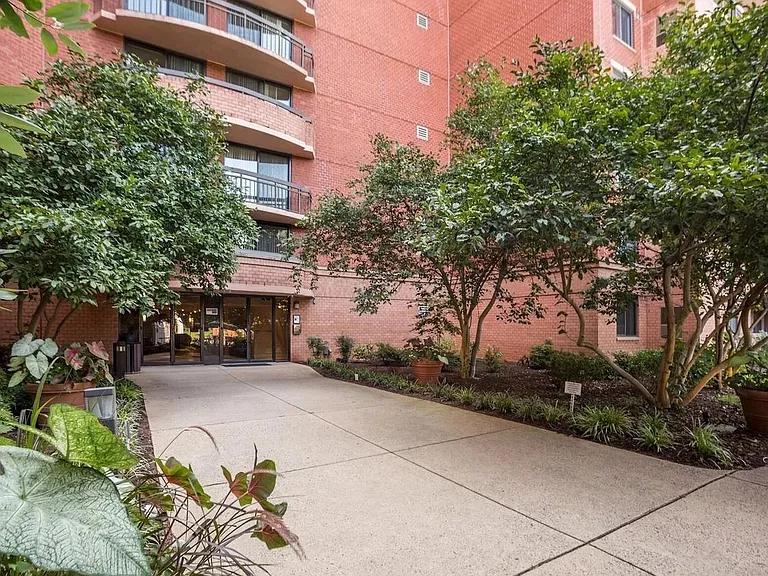 2230 George C Marshall Dr #813 — Photo 27