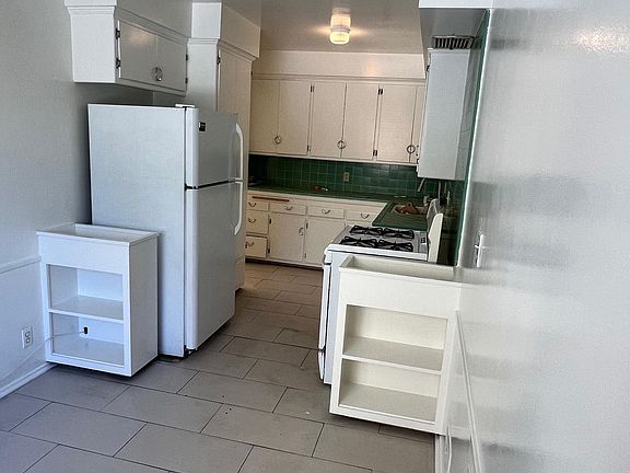 3rd image of 621 S Burnside Ave APT 6