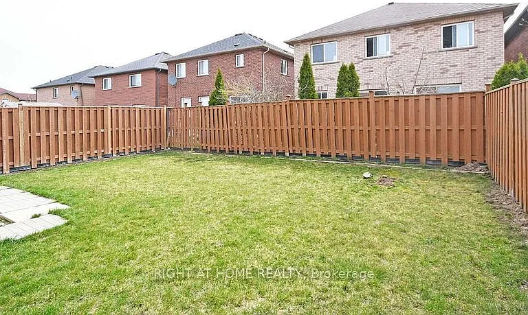 33 Schooner Dr #UPPER — Photo 27