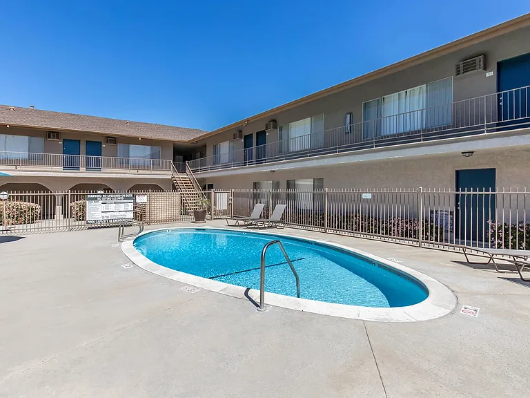 Buena La Vista Apartment Homes — Photo 17