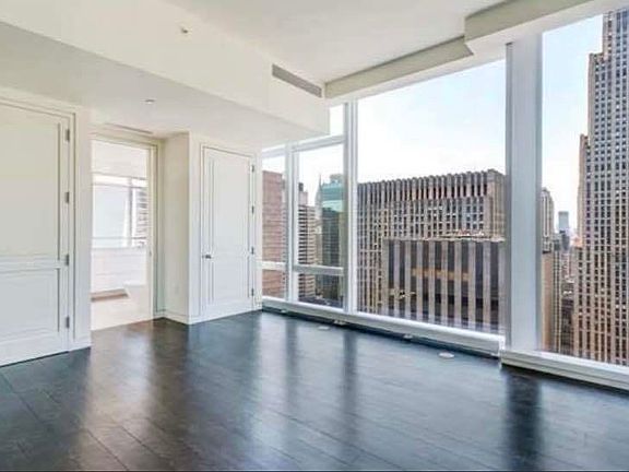 4th image of 20 W 53rd St #40BB