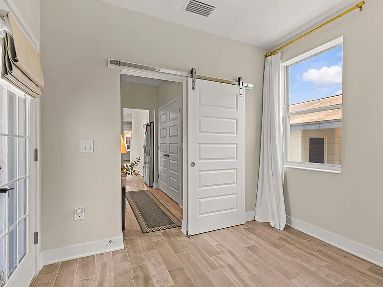 2110 W Palmetto St — Photo 15