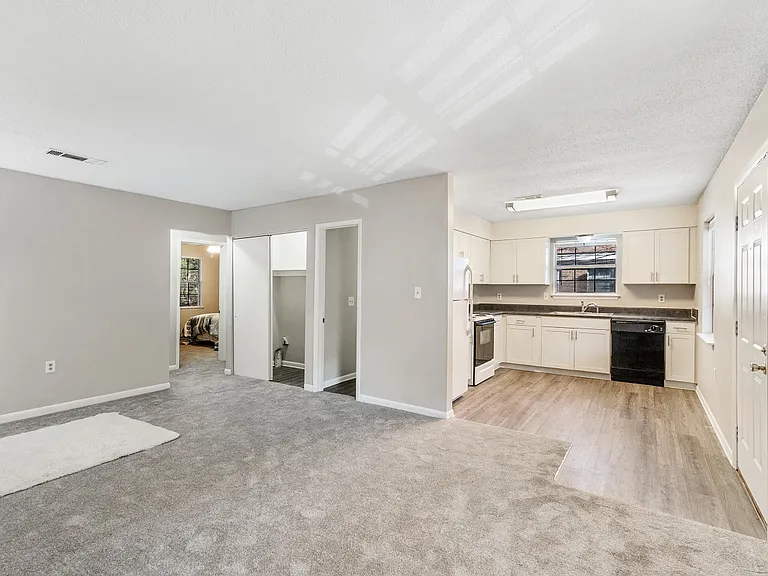 Bradford Place Apartments — Photo 2