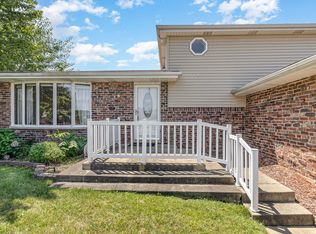 2410 Flat Rock Rd, Dyer, IN 46311