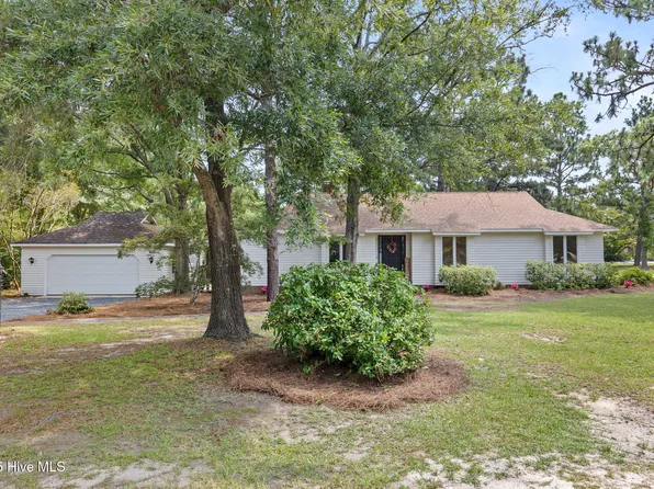 102 Rolling Hill Court, West End, NC 27376