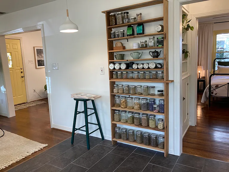 2732 Catherine St — Photo 5