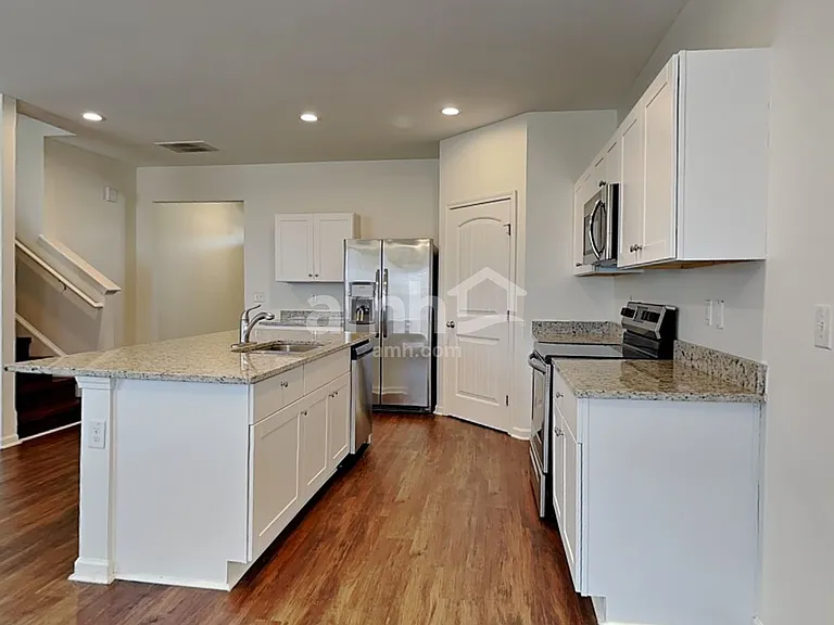 76 Springer Pkwy — Photo 3