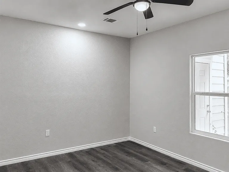 7602 Windsor Oaks #2 — Photo 6