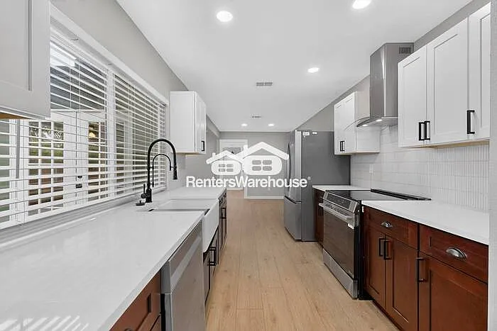 1207 Creekwood Ct — Photo 18