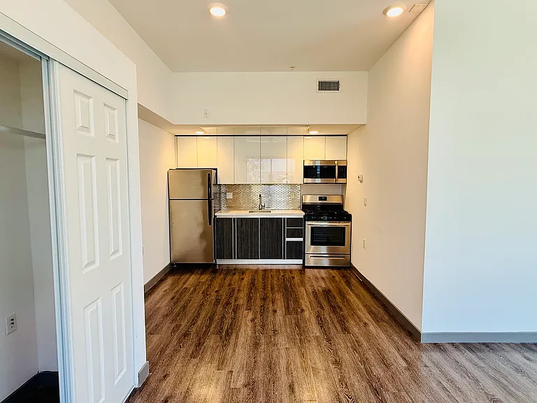 5813 Virginia Ave #13 — Photo 3