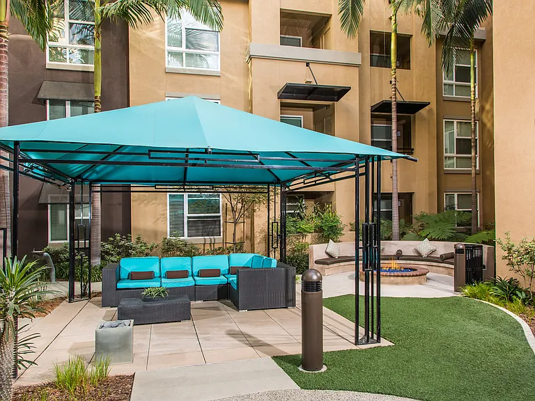 Calypso Apartments and Lofts — Photo 16