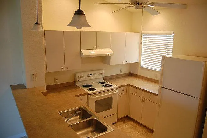 2 bed, 1136 sqft, $1,500 — Photo 2