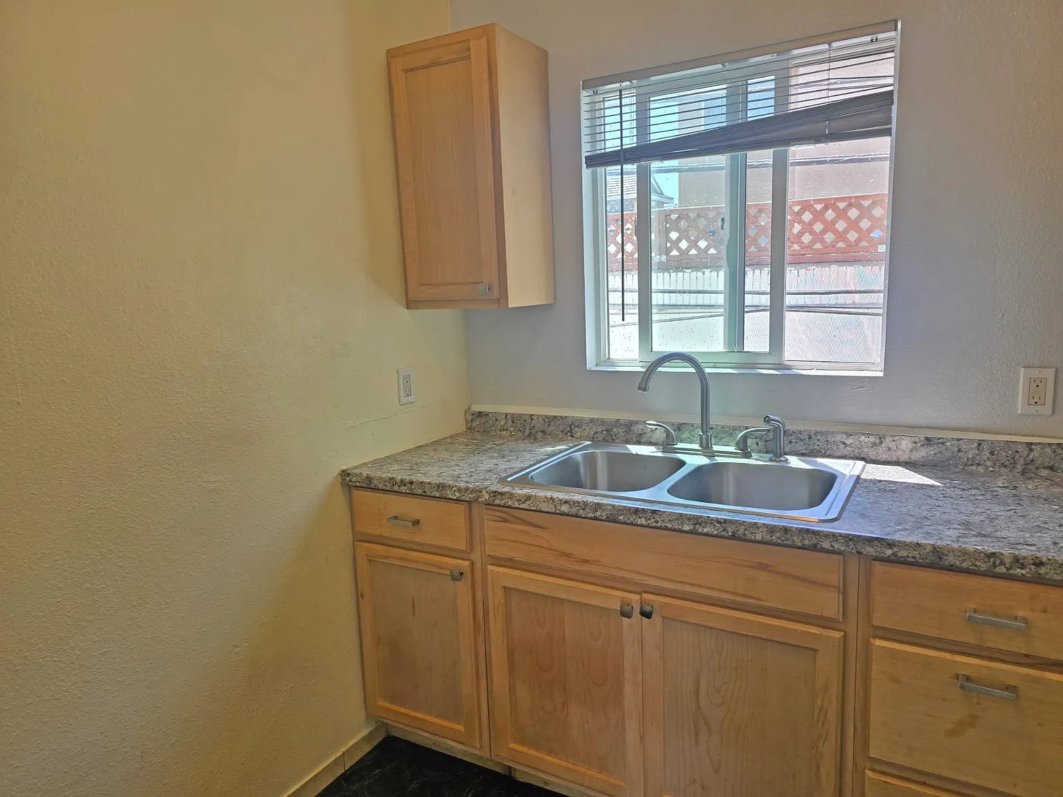 Studio, 1.0 bath, 220 sqft, $1,395 — Photo 2