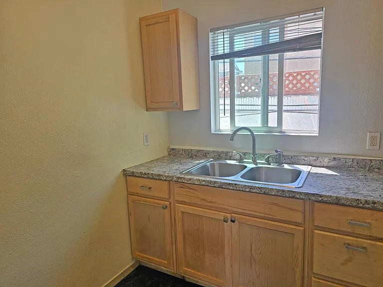13801 S Vermont Ave #M11 — Photo 2