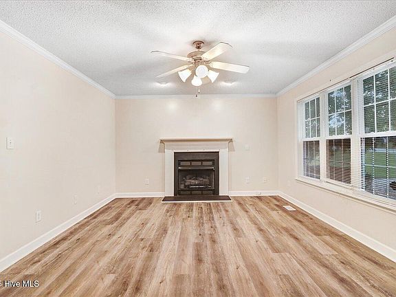 5th image of 206 Koufax Drive