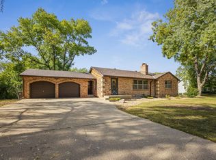 9190 W Staring Ln, Eden Prairie, MN 55347