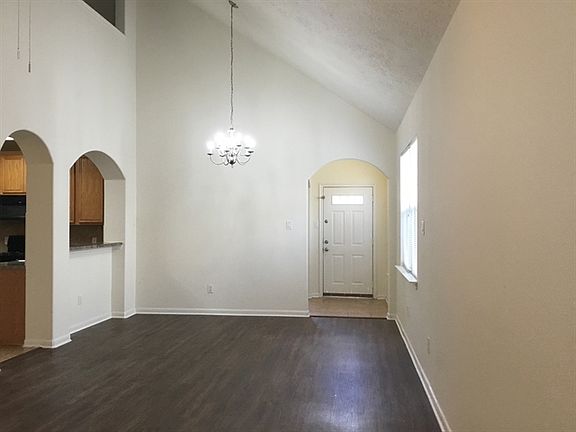 2nd image of 15818 Collinsville Dr