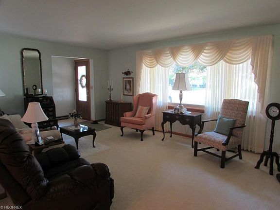 4th image of 2902 Seikel Dr NE