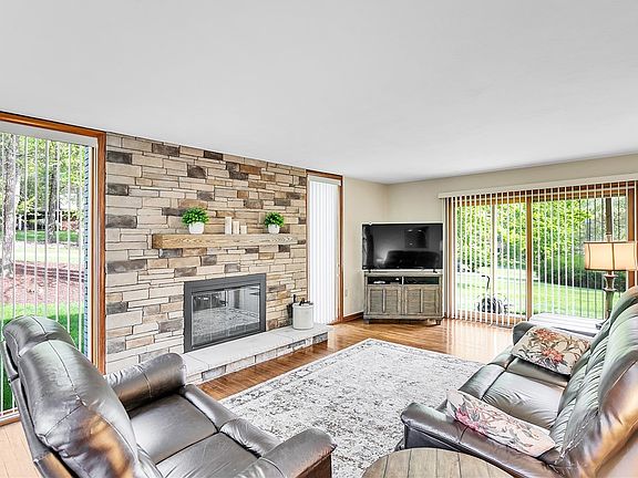4th image of 4990 Longview Ct
