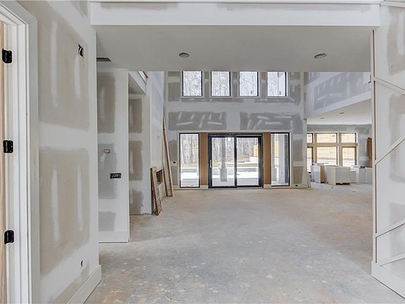 2nd image of 806 Riverside Rd