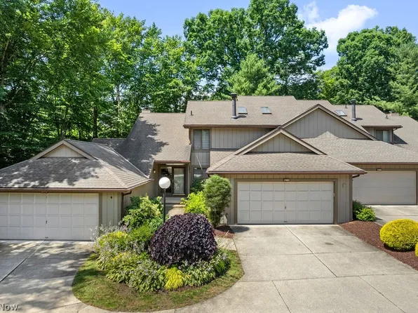 2180 Stone Creek Trl, Cuyahoga Falls, OH 44223
