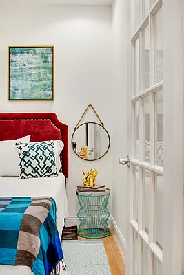 Rented by Compass | media 10