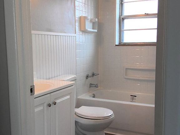 5th image of 2509 Washington Pike APT A6