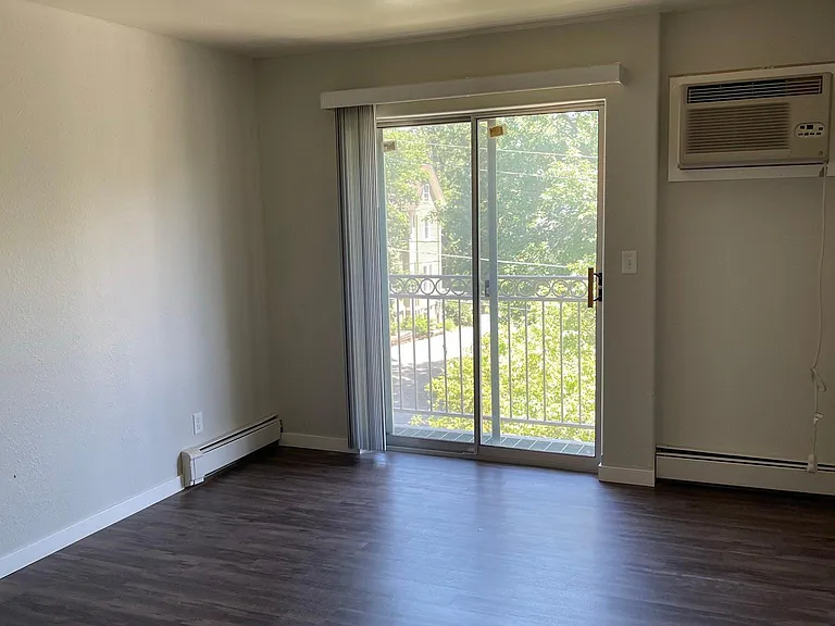 613 N Gilbert St #6 — Photo 5