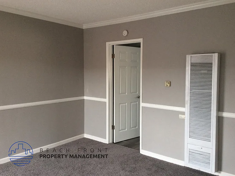 9539 Firestone Blvd. — Photo 18