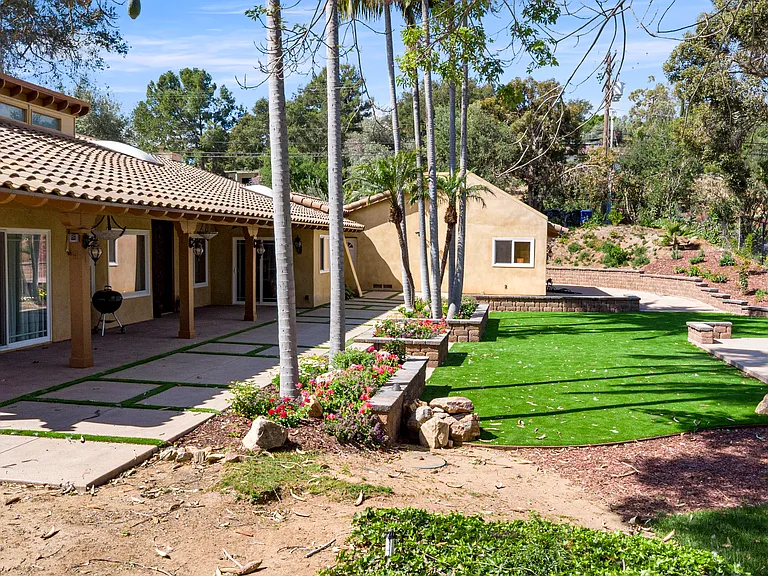 1315 Macadamia Dr — Photo 10