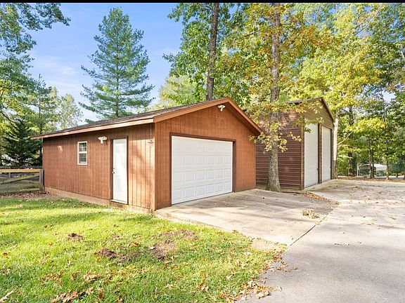 5th image of 113 Oak Hill Dr