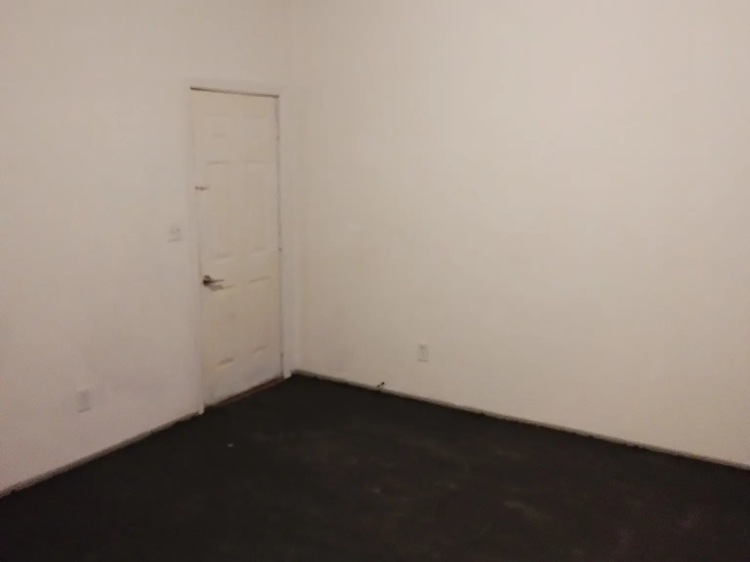 3 bed, 1100 sqft, $1,100 — Photo 2