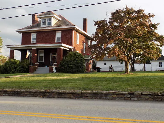 161 Dixon Blvd photo 1