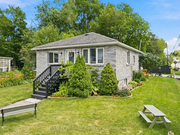 1 Maple Grove St, Whitchurch Stouffville, ON L4A 2X6