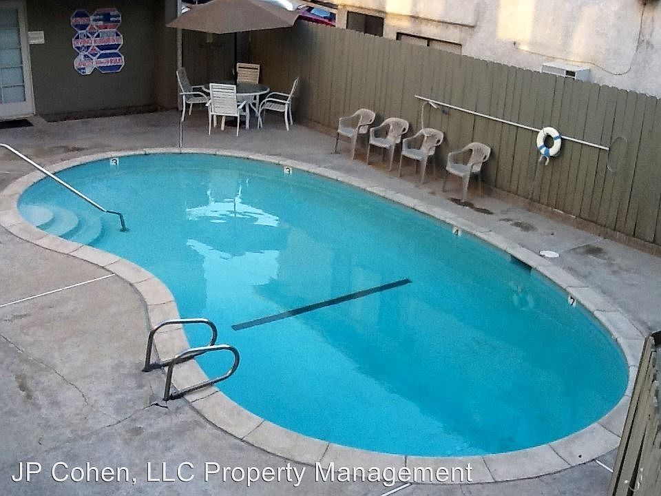 1st image of 18144 Burbank Blvd APT 207