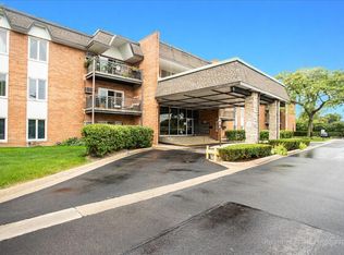 4224 Saratoga Ave APT J105, Downers Grove, IL 60515