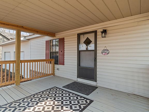 4th image of 7 Iveon Clay Rd