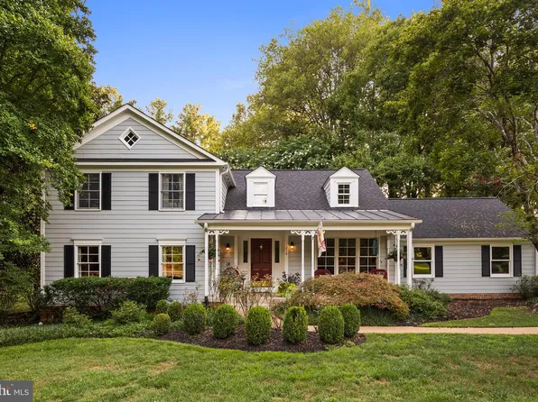 210 Falcon Ridge Rd, Great Falls, VA 22066