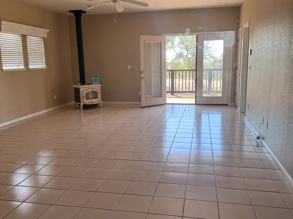 38 Harvest Ridge Rd, Valley Springs, CA 95252