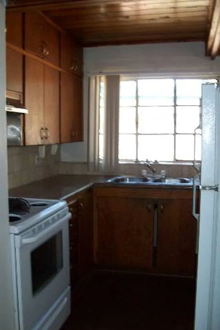 Cozy 2 Bedroom Home in Central Tempe — Photo 4
