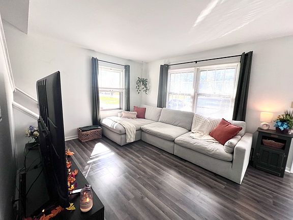 5th image of 2613-2615 Hawthorne Dr