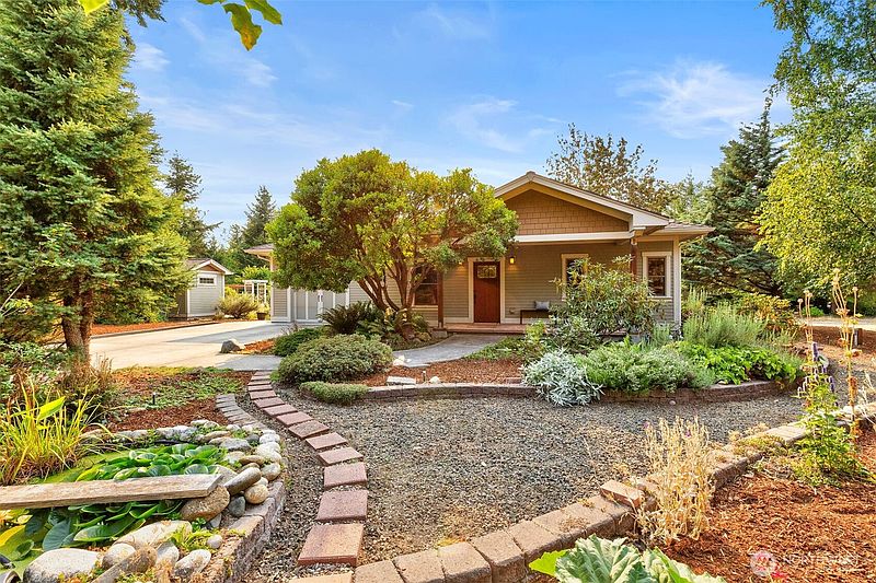 4th image of 25613 Tytler Road NE