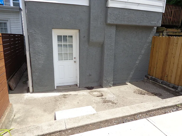 142 Conarroe St — Photo 19