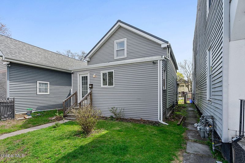 4th image of 254 3rd Avenue
