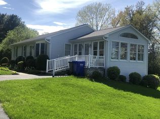 235 East St, Easthampton, MA 01027
