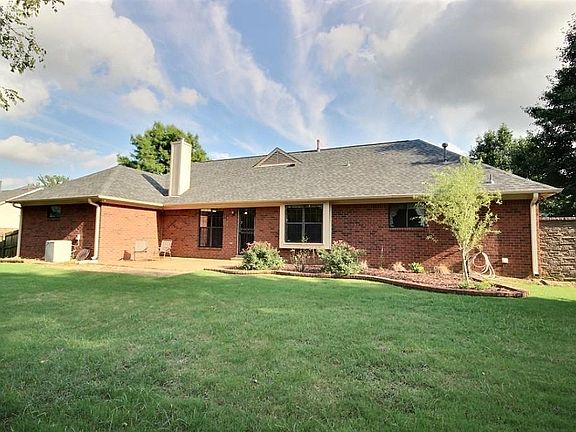 2nd image of 290 Scarletts Way