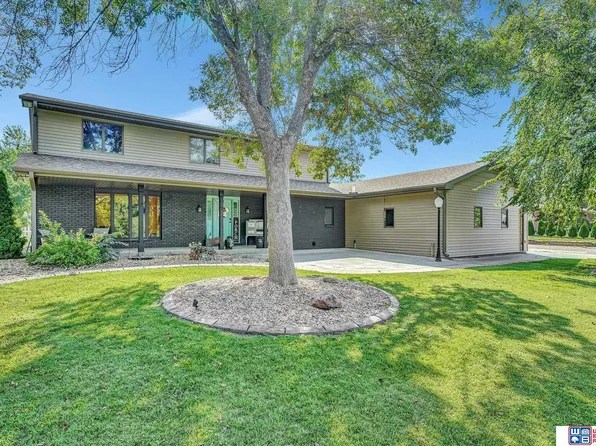 1220 Piper Way, Lincoln, NE 68527