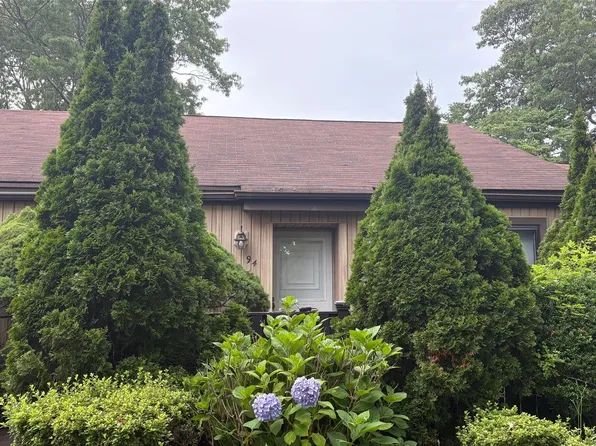 94 Strathmore Gate Drive, Stony Brook, NY 11790